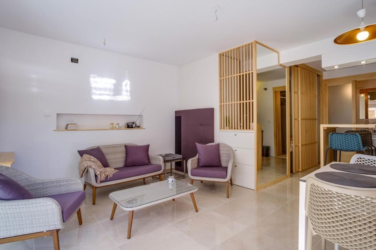 Elegant Apartment Iris マリ・ロシニュ エクステリア 写真
